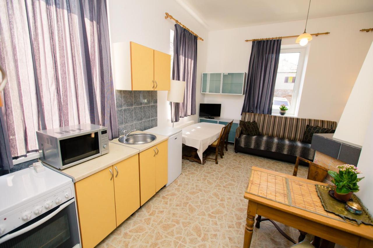 Old Town Apartments 알리투스 외부 사진